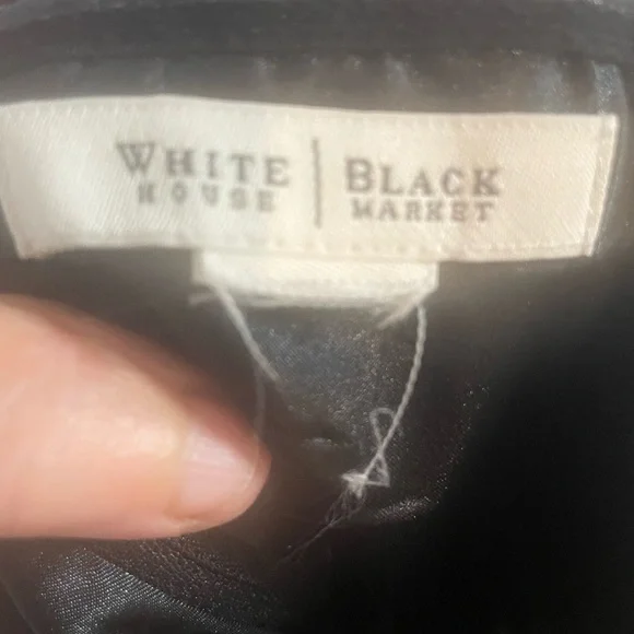 White House Black Market 100% silk floral halter top. See pics for measurements - Picture 11 of 14